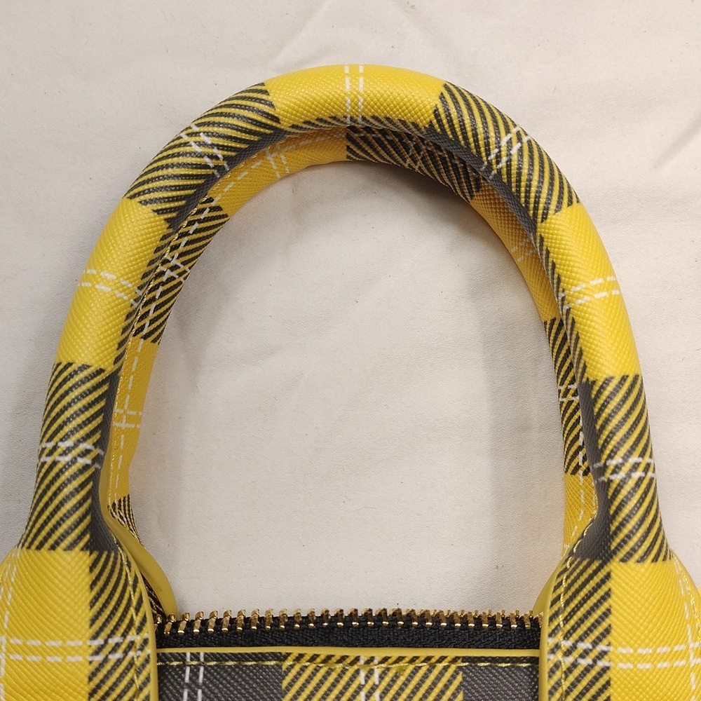 NWOT Loungefly Harry Potter Hufflepuff Purse With Cross Body Strap. - Picture 5 of 14